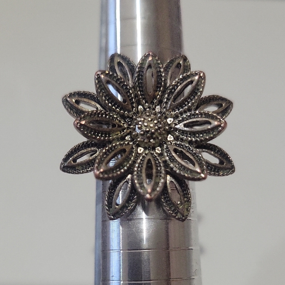 Vintage Silver Floral Ring